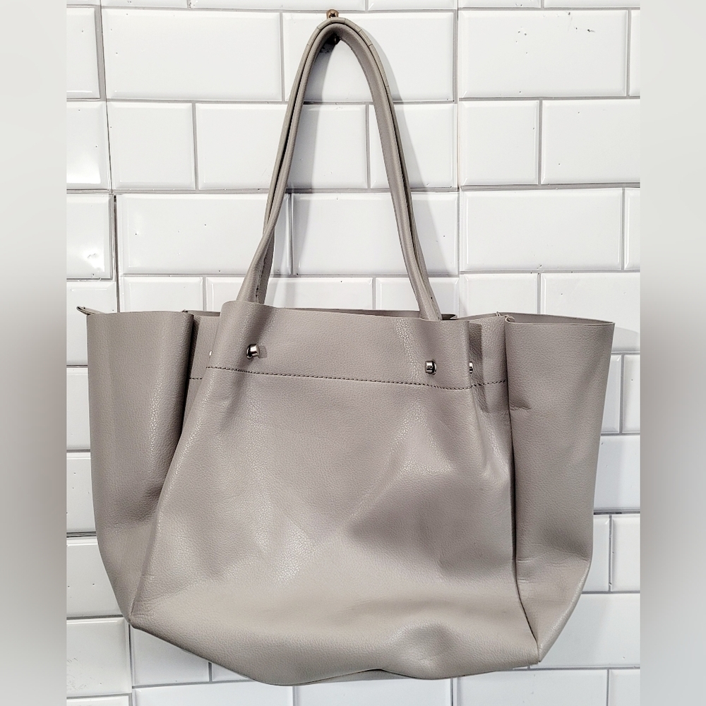 ZARA BASIC COLLECTION Ladies Faux Leather Gray Shoulder Purse Tote Zip Closure M